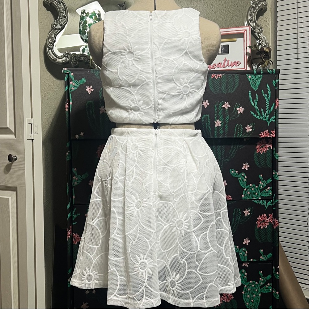 SEQUIN HEARTS Nordstrom Mesh Skater Skirt Ivory Women's Juniors Size 9 - Picture 2 of 2